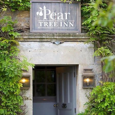 The Pear Tree Inn Melksham Eksteriør billede